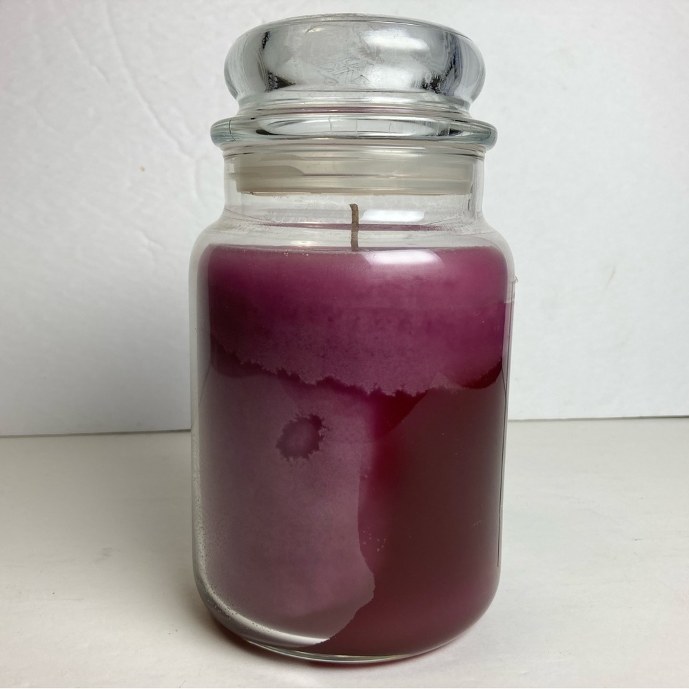 Yankee Candle Company Salt Water Taffy Large Jar Candle - Picture 3 of 10